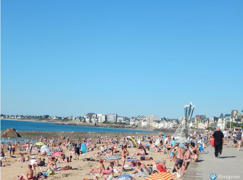 Photo n°3 de :Saint Malo 300 m gare Bel appartement neuf pres plage intras muros wifi